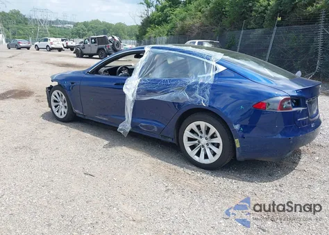 2016 Tesla Model S 60D/70D/75D/85D/90D z USA, uszkodzony, nr VIN 5YJSA1E29GF158239
